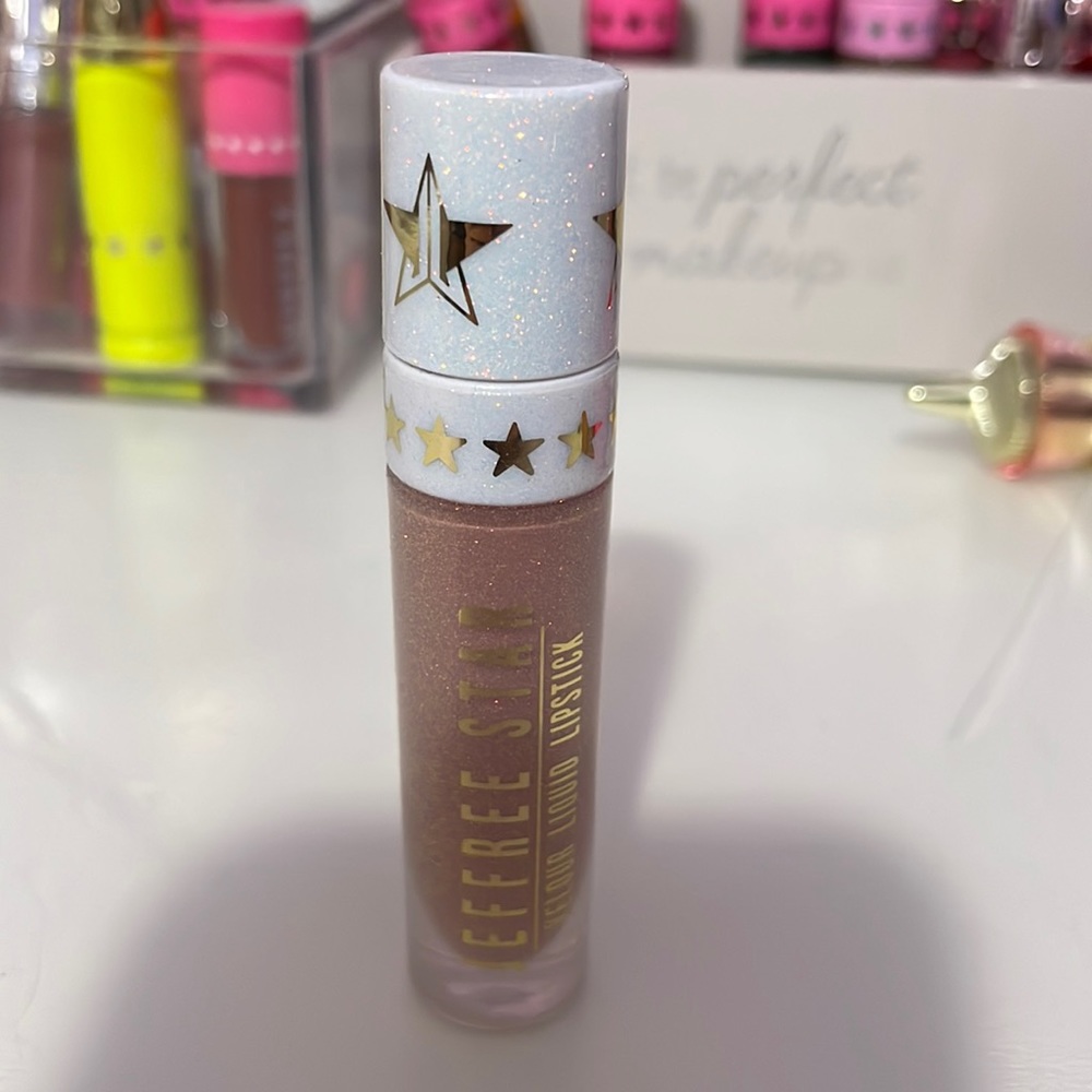 Jeffree star liquid lip in shade can’t relate